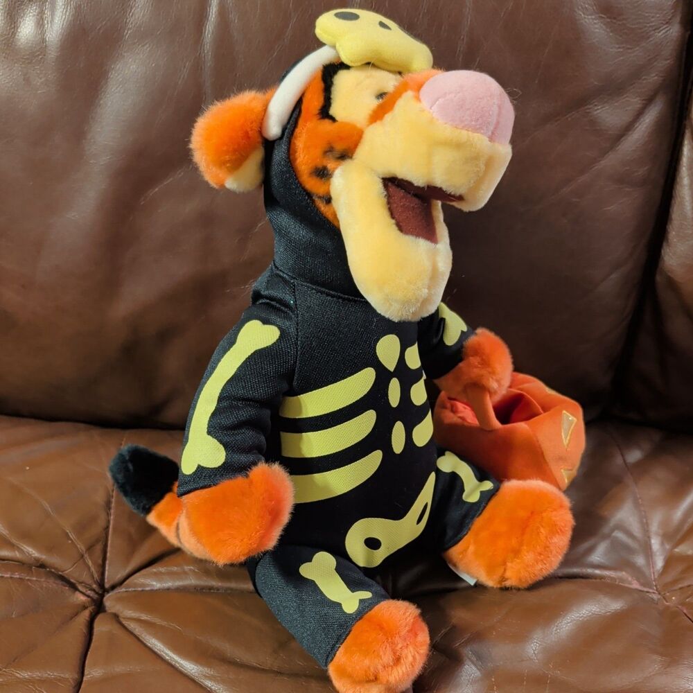 DISNEY STORE 12" TIGGER HALLOWEEN SKELETON PLUSH NwT WINNIE POOH